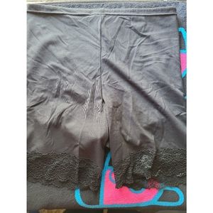 Lace layering shorts